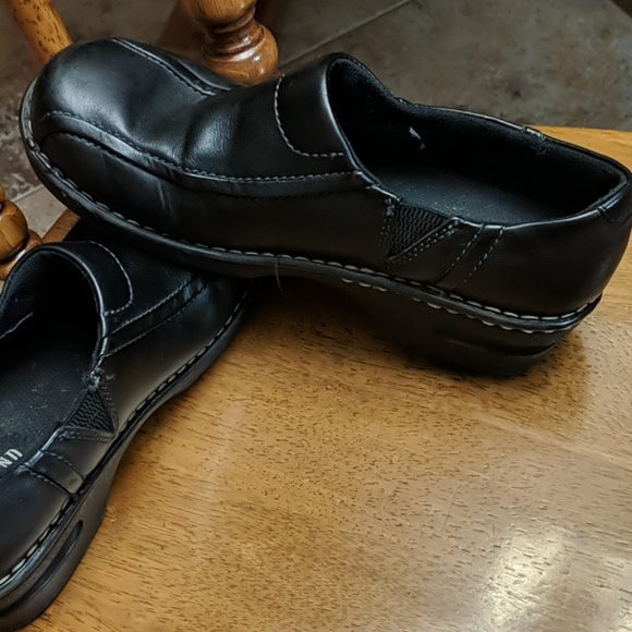 eastland leather clogs